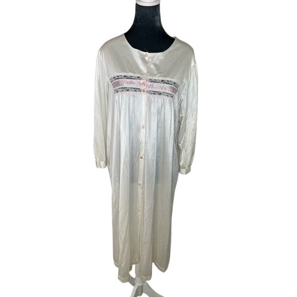 Texsheer XXL- nigh gownt- Silky white nylon- sleeves- lace pink design buttons - Picture 1 of 8